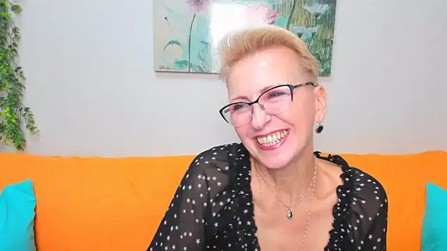 iamyourdream89 online show from 8, 11, 2025