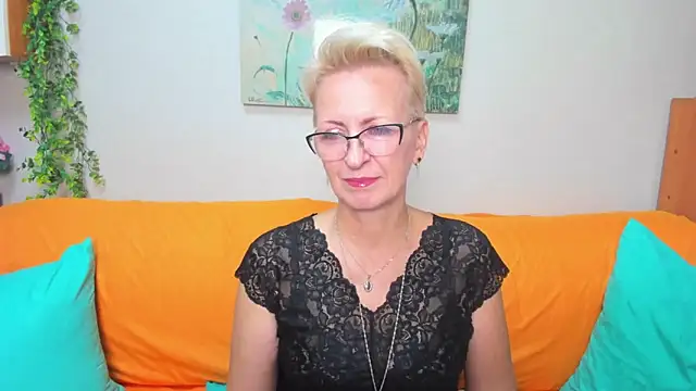 iamyourdream89 online show from 9, 10, 2025