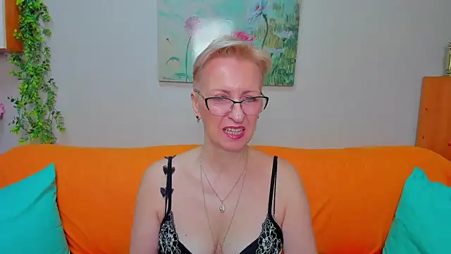 iamyourdream89 online show from 6, 4, 2026