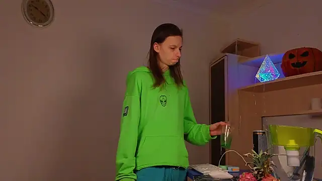 Frank Fraer online show from 6, 4, 2026