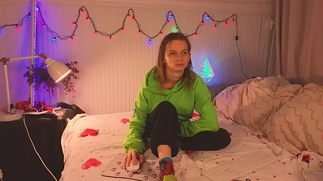 Snapshot of Frank_Fraer chatting on 15, 12, 2025 Frank Fraer online show from 15, 12, 2025