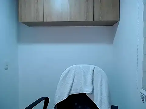 Danna Ross  online show from 14, 11, 2025