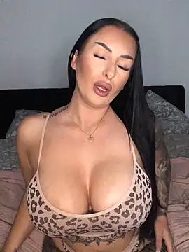 Mia-Bremer online show from 14, 11, 2025