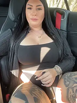 Snapshot of Mia-Bremer chatting on 4, 3, 2026 Mia-Bremer online show from 4, 3, 2026