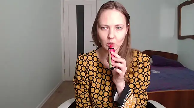 Snapshot of VioletLily chatting on 27, 2, 2025 VioletLily online show from 27, 2, 2025