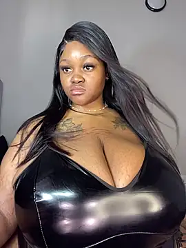 Snapshot of Yung-Missy chatting on 10, 2, 2025 Yung-Missy online show from 10, 2, 2025