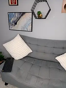 Amber Etan online show from 7, 2, 2026