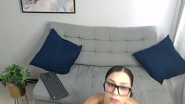 Amber Etan online show from 23, 9, 2025