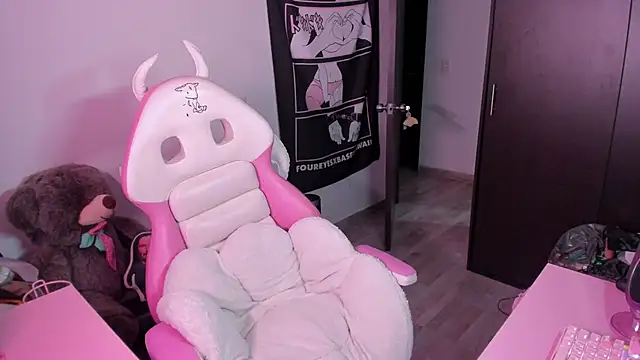 amber yull online show from 25, 9, 2025