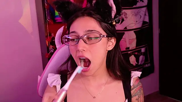 amber yull online show from 25, 5, 2026