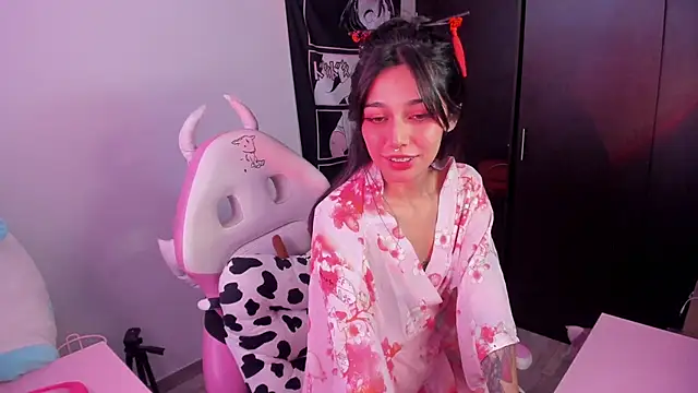 amber yull online show from 9, 11, 2025