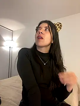 Snapshot of saori_10 chatting on 19, 10, 2025 saori 10 online show from 19, 10, 2025