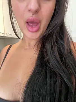 Sarahkhaalifa online show from 3, 8, 2026
