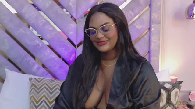 Noa Adams online show from 9, 10, 2025