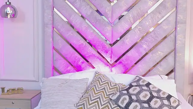 Noa Adams online show from 29, 9, 2025