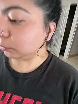 kimmiakiss22 online show from 22, 4, 2026