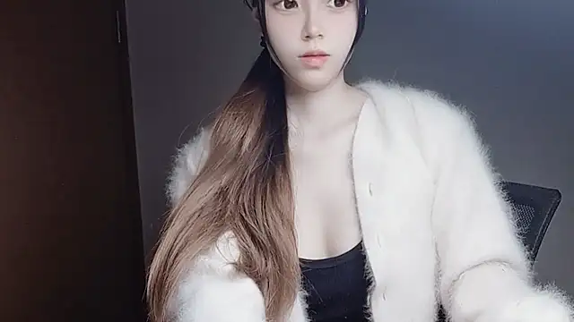 Snapshot of VaerySaenz chatting on 28, 11, 2025 VaerySaenz online show from 28, 11, 2025