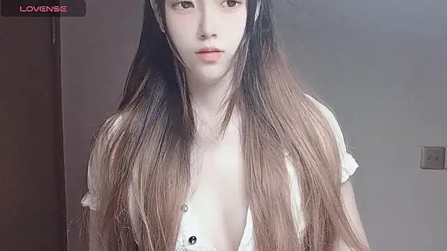 Snapshot of VaerySaenz chatting on 11, 11, 2025 VaerySaenz online show from 11, 11, 2025