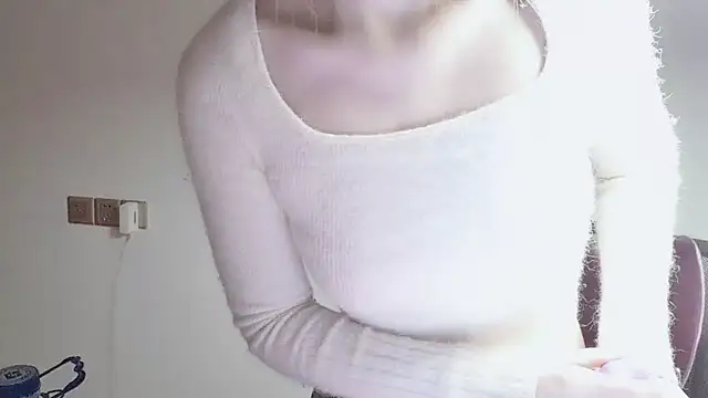 Snapshot of VaerySaenz chatting on 8, 3, 2025 VaerySaenz online show from 8, 3, 2025