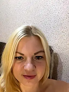 Snapshot of Julia_beauty chatting on 11, 11, 2025 Julia beauty online show from 11, 11, 2025