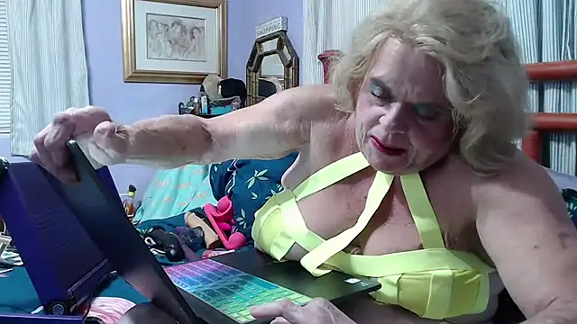 BigClitMelody online show from 5, 1, 2025