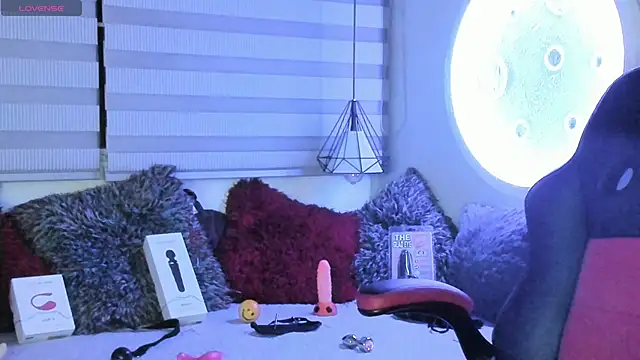 Snapshot of natasha_logan_ chatting on 9, 5, 2026 natasha logan online show from 9, 5, 2026