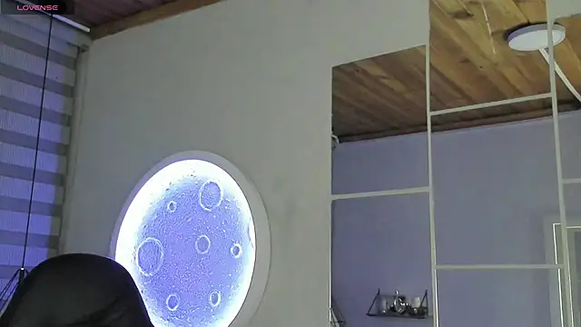 natasha logan  online show from 4, 10, 2025