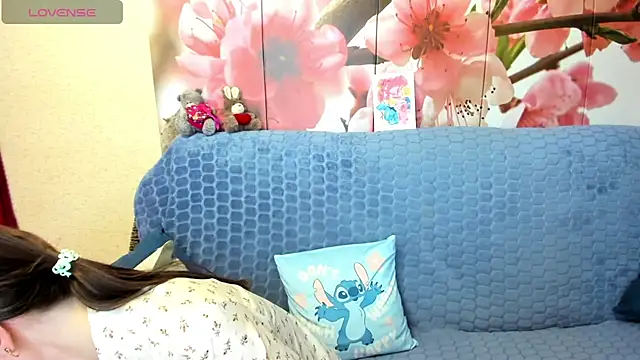 TayanaJons online show from 4, 6, 2026