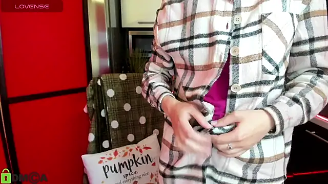 TayanaJons online show from 14, 11, 2025