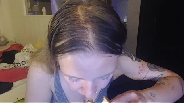 amanda kiss kiss online show from 5, 10, 2025