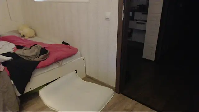 amanda kiss kiss online show from 8, 11, 2025