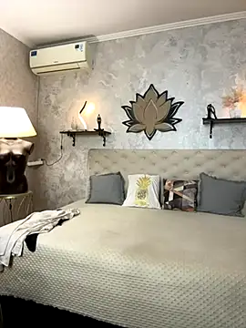 StripBianka online show from 12, 11, 2025