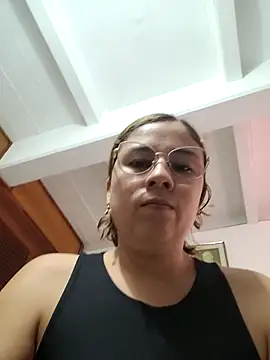 Snapshot of selena_gomez2 chatting on 7, 11, 2025 selena gomez2 online show from 7, 11, 2025