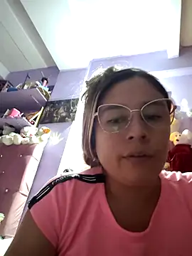 Snapshot of selena_gomez2 chatting on 26, 5, 2026 selena gomez2 online show from 26, 5, 2026