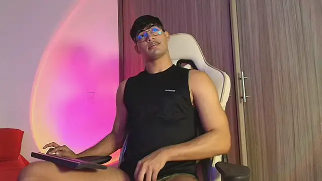 Jimmy Leeh  online show from 9, 10, 2025