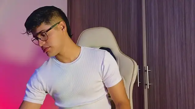 Jimmy Leeh  online show from 2, 10, 2025