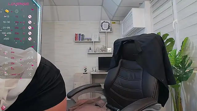 AvaBlue  online show from 3, 3, 2025