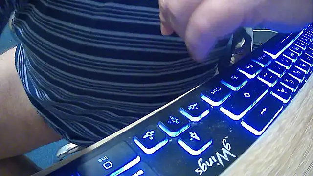 Snapshot of GYurmoka70 chatting on 14, 12, 2025 GYurmoka70 online show from 14, 12, 2025