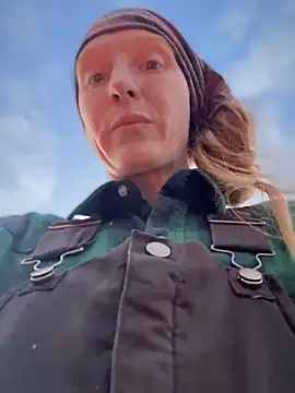 GoldenFlameGoddess online show from 18, 11, 2025