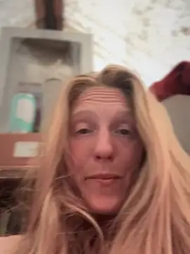 Snapshot of GoldenFlameGoddess chatting on 28, 6, 2026 GoldenFlameGoddess online show from 28, 6, 2026