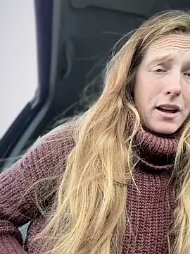 GoldenFlameGoddess online show from 3, 10, 2025