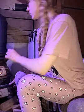 Snapshot of GoldenFlameGoddess chatting on 3, 2, 2026 GoldenFlameGoddess online show from 3, 2, 2026