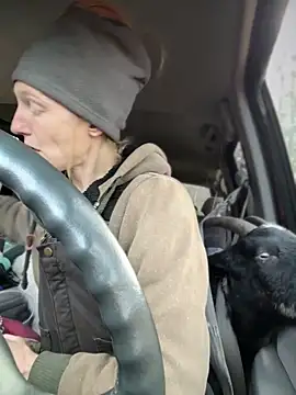 GoldenFlameGoddess online show from 18, 12, 2025