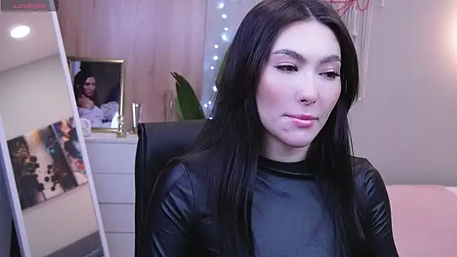 Molly Jons online show from 11, 3, 2025