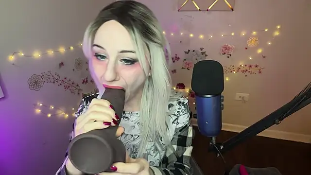 Starr1123 online show from 7, 4, 2026