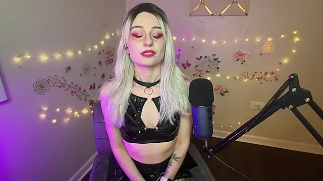 Starr1123 online show from 15, 4, 2026