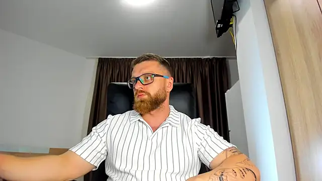 Snapshot of Findom_guy chatting on 17, 6, 2026 Findom guy online show from 17, 6, 2026