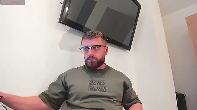 Findom guy online show from 24, 2, 2026