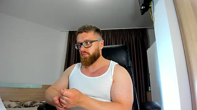 Snapshot of Findom_guy chatting on 4, 6, 2026 Findom guy online show from 4, 6, 2026