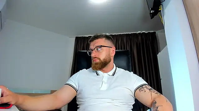 Snapshot of Findom_guy chatting on 14, 6, 2026 Findom guy online show from 14, 6, 2026
